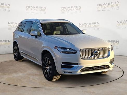 Certified 2025 Volvo XC90 B5 Core image 7