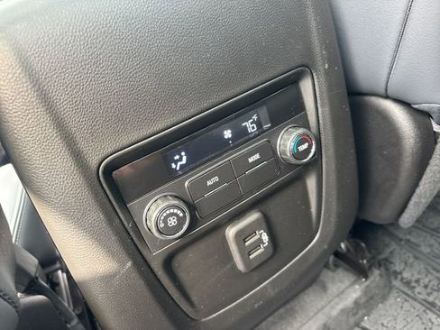 Used 2023 Buick Enclave Essence w/ Experience Buick Package AWD/4WD image 17