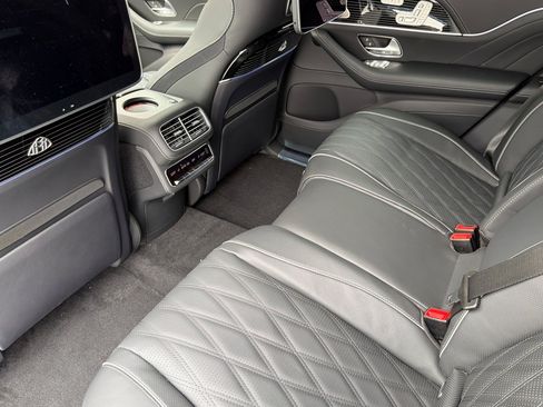 New 2026 Mercedes-Benz Maybach GLS 600 4MATIC image 11