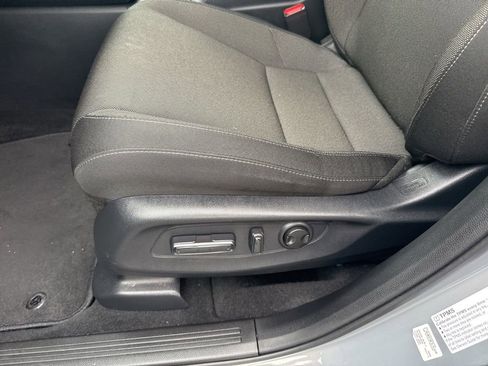 Used 2025 Honda CR-V EX image 18