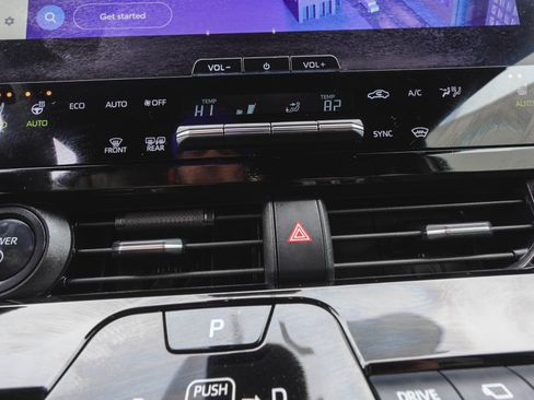 Used 2024 Subaru Solterra Limited w/ Limited Package image 19