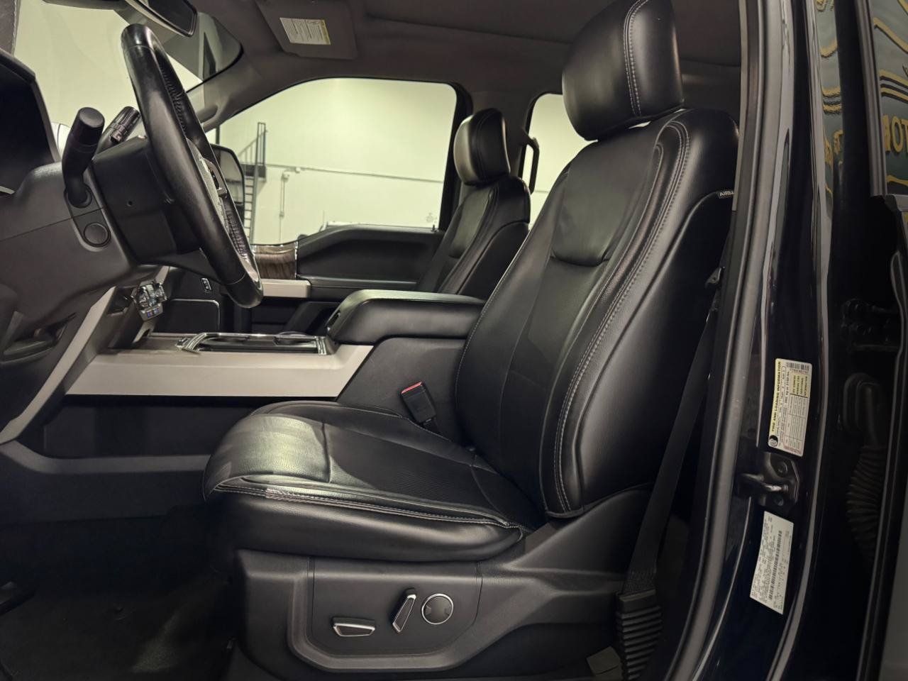 Used 2019 Ford F250 Lariat w/ Lariat Ultimate Package AWD/4WD image 5