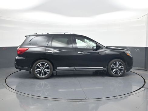 Used 2019 Nissan Pathfinder Platinum image 8