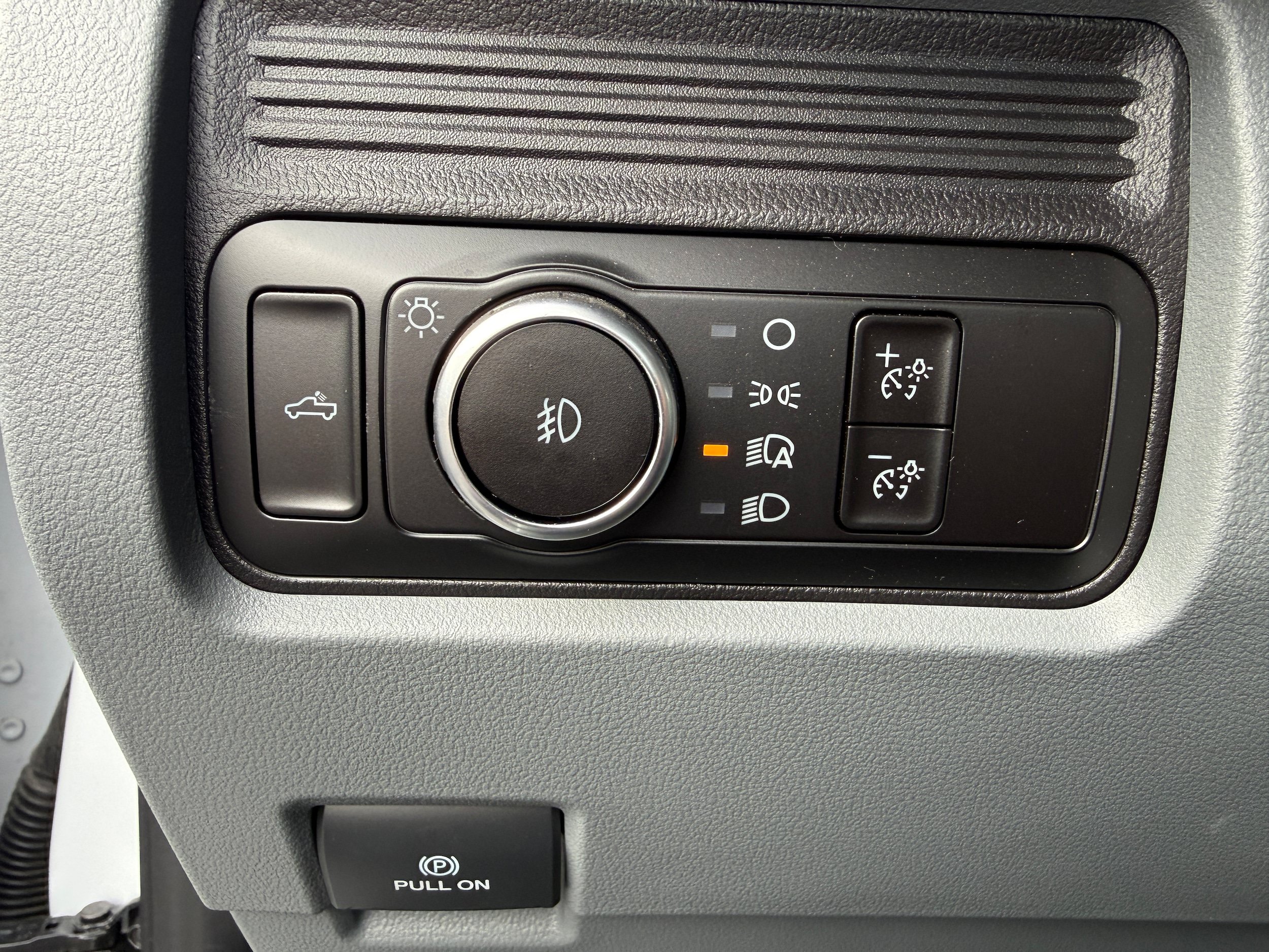 New 2025 Ford F350 4x4 Regular Cab DRW Super Duty image 13