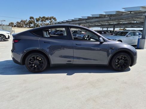 Used 2023 Tesla Model Y Long Range AWD/4WD image 4
