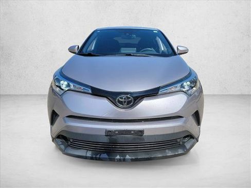 Used 2019 Toyota C-HR LE FWD image 2