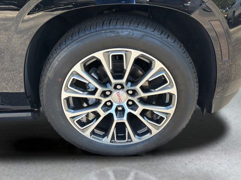 Used 2026 GMC Yukon XL Denali w/ Denali Reserve Package AWD/4WD image 13