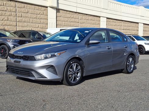 Used 2023 Kia Forte LXS image 1