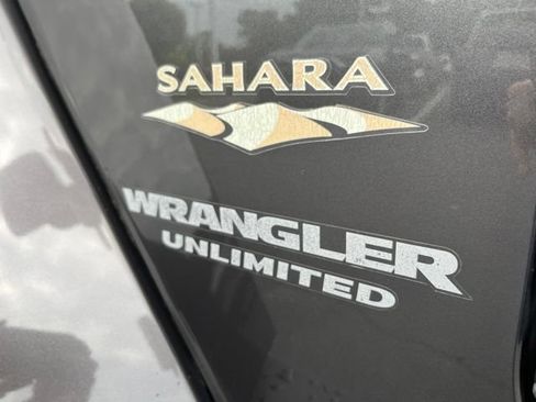 Used 2014 Jeep Wrangler Unlimited Sahara w/ Connectivity Group AWD/4WD image 14