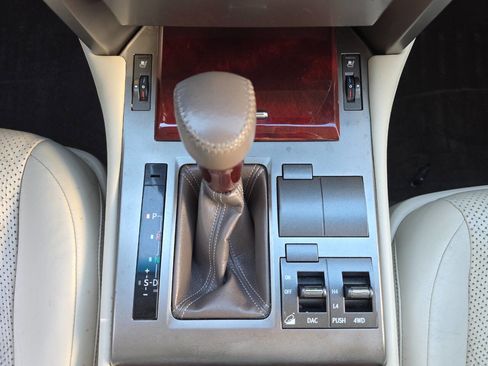 Used 2013 Lexus GX 460 image 25