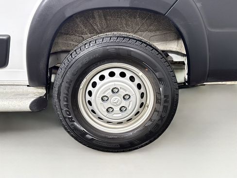 Used 2025 RAM ProMaster 2500 w/ U-Haul Equipment Group FWD image 27