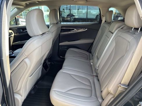 Used 2022 Lincoln Nautilus Reserve image 18