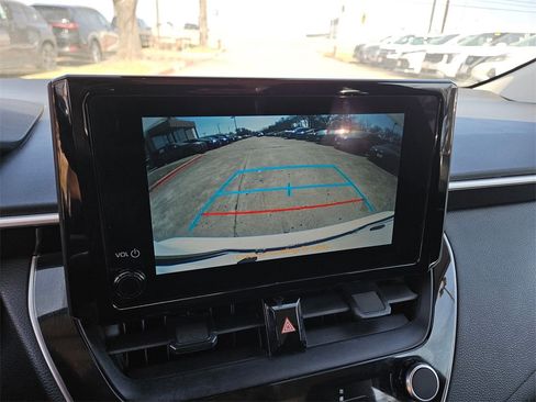 Used 2025 Toyota Corolla LE image 22