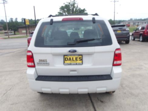 Used 2011 Ford Escape XLS w/ 102A Rapid Spec Order Code FWD image 12