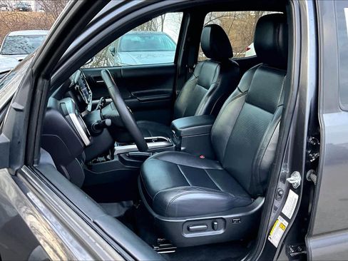 Used 2023 Toyota Tacoma Limited image 8