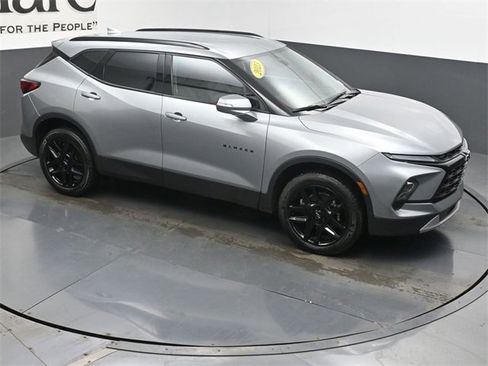 Used 2023 Chevrolet Blazer LT w/ LPO, Black Grille Bar Package image 37