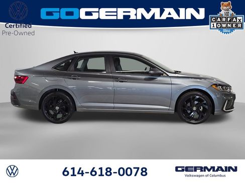 Used 2025 Volkswagen Jetta SE w/ Sunroof Package FWD image 6
