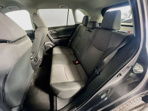 Used 2024 Toyota RAV4 XLE FWD image 27