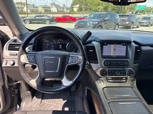 Used 2019 GMC Yukon Denali w/ Denali Ultimate Package AWD/4WD image 21