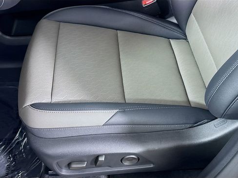 New 2026 Chevrolet Equinox LT w/ Convenience Package II image 18