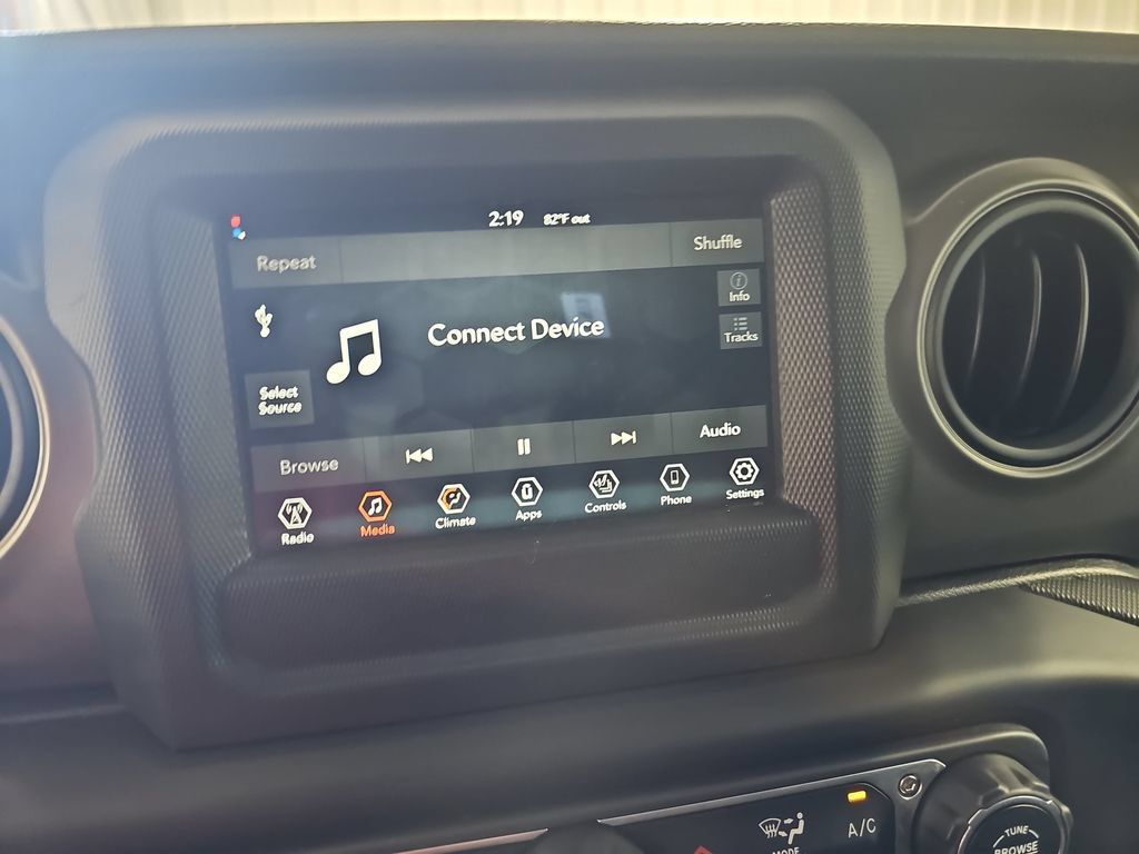 Used 2022 Jeep Wrangler Unlimited Sport AWD/4WD image 21