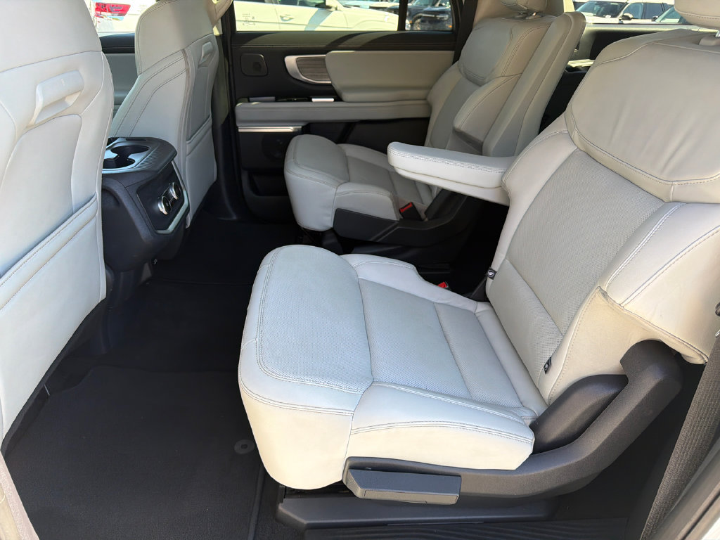 Used 2025 Ford Expedition Max Platinum w/ Driver's Package AWD/4WD image 21