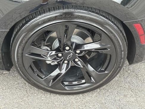 Used 2022 Chevrolet Camaro LT RWD image 26