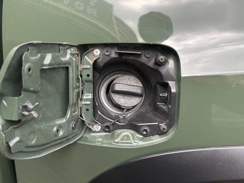 Used 2022 Toyota Tacoma TRD Off-Road image 40