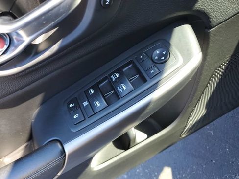 Used 2019 Jeep Cherokee High Altitude AWD/4WD image 21