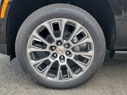 New 2026 GMC Yukon XL Denali w/ Sun & Power Step Package image 11