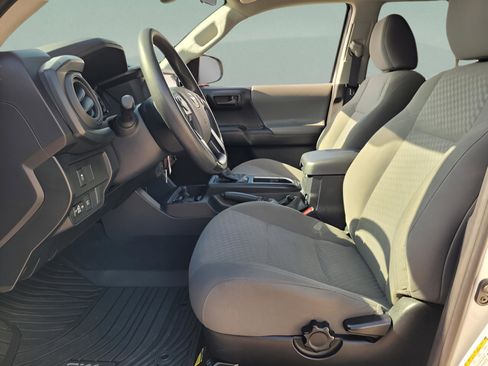 Used 2022 Toyota Tacoma SR image 9