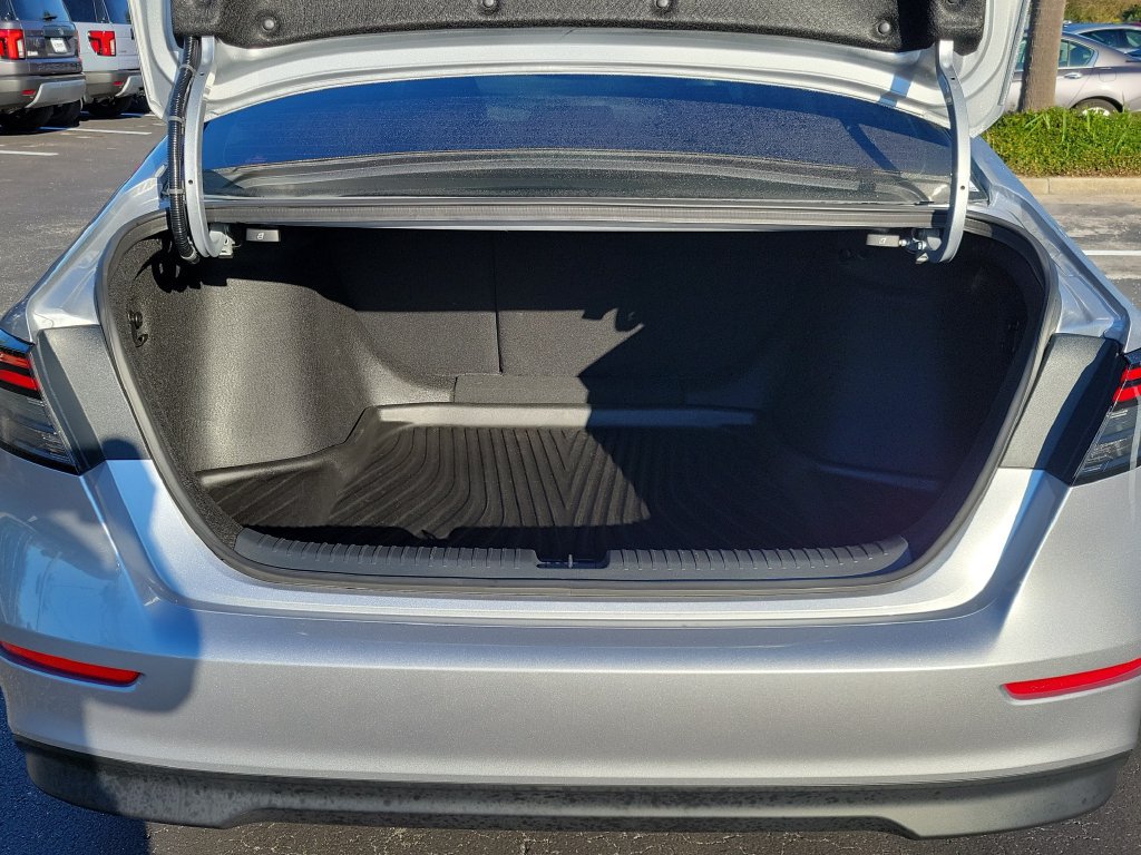 Certified 2024 Honda Accord EX image 10