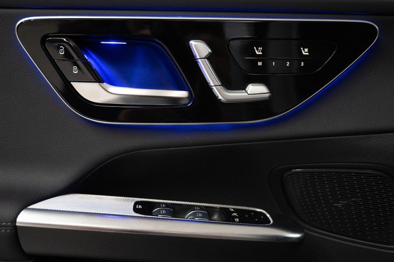 Certified 2026 Mercedes-Benz GLC 300 image 23