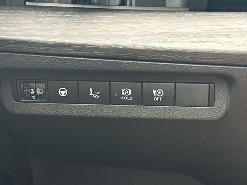 Certified 2024 Nissan Ariya AWD image 32