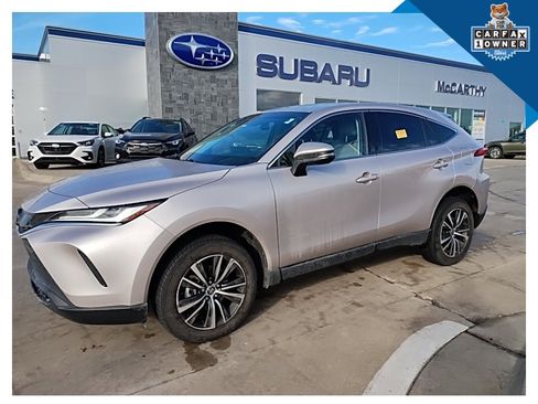 Used 2023 Toyota Venza LE image 2