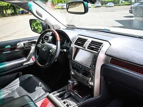 Used 2016 Lexus GX 460 w/ Premium Package AWD/4WD image 20