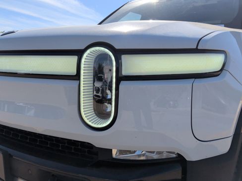 Used 2022 Rivian R1T Adventure AWD/4WD image 6
