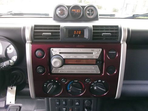 Used 2007 Toyota FJ Cruiser 2WD image 34