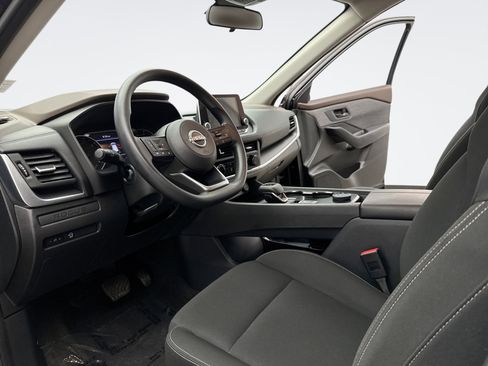 Used 2023 Nissan Rogue S AWD/4WD image 10
