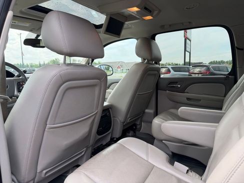 Used 2011 Chevrolet Suburban LTZ AWD/4WD image 24