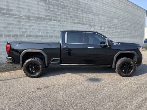 Used 2022 GMC Sierra 3500 Denali w/ Denali Ultimate Package AWD/4WD image 3