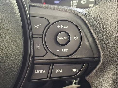 Used 2020 Toyota RAV4 LE FWD image 25