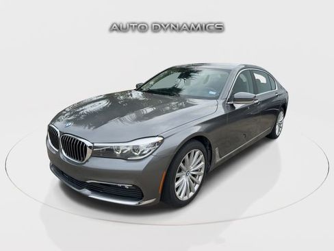Used 2018 BMW 740i image 1