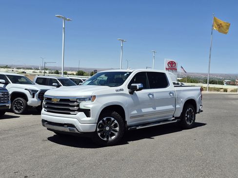 Used 2023 Chevrolet Silverado 1500 High Country w/ Technology Package AWD/4WD image 1