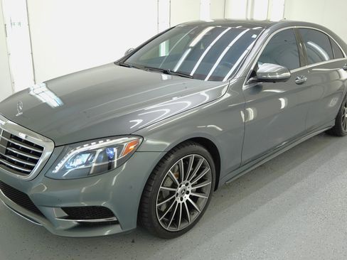 Used 2017 Mercedes-Benz S 550 Sedan w/ Sport Package w/ Sport Package image 5