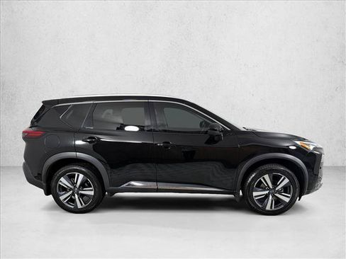 Used 2023 Nissan Rogue SL FWD image 3