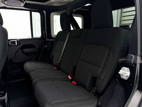 Used 2022 Jeep Wrangler Unlimited Sport AWD/4WD image 25