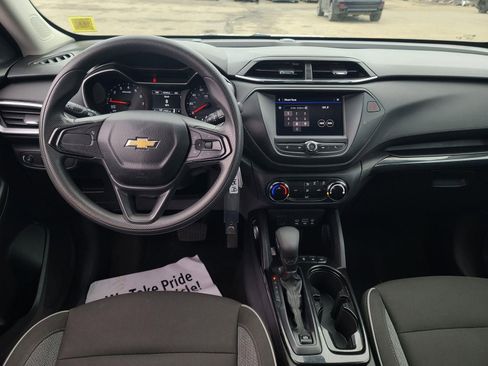 Used 2023 Chevrolet TrailBlazer LS image 12
