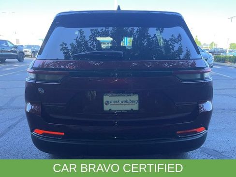 Used 2024 Jeep Grand Cherokee Altitude AWD/4WD image 32
