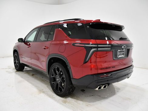 Used 2024 Chevrolet Traverse RS image 3